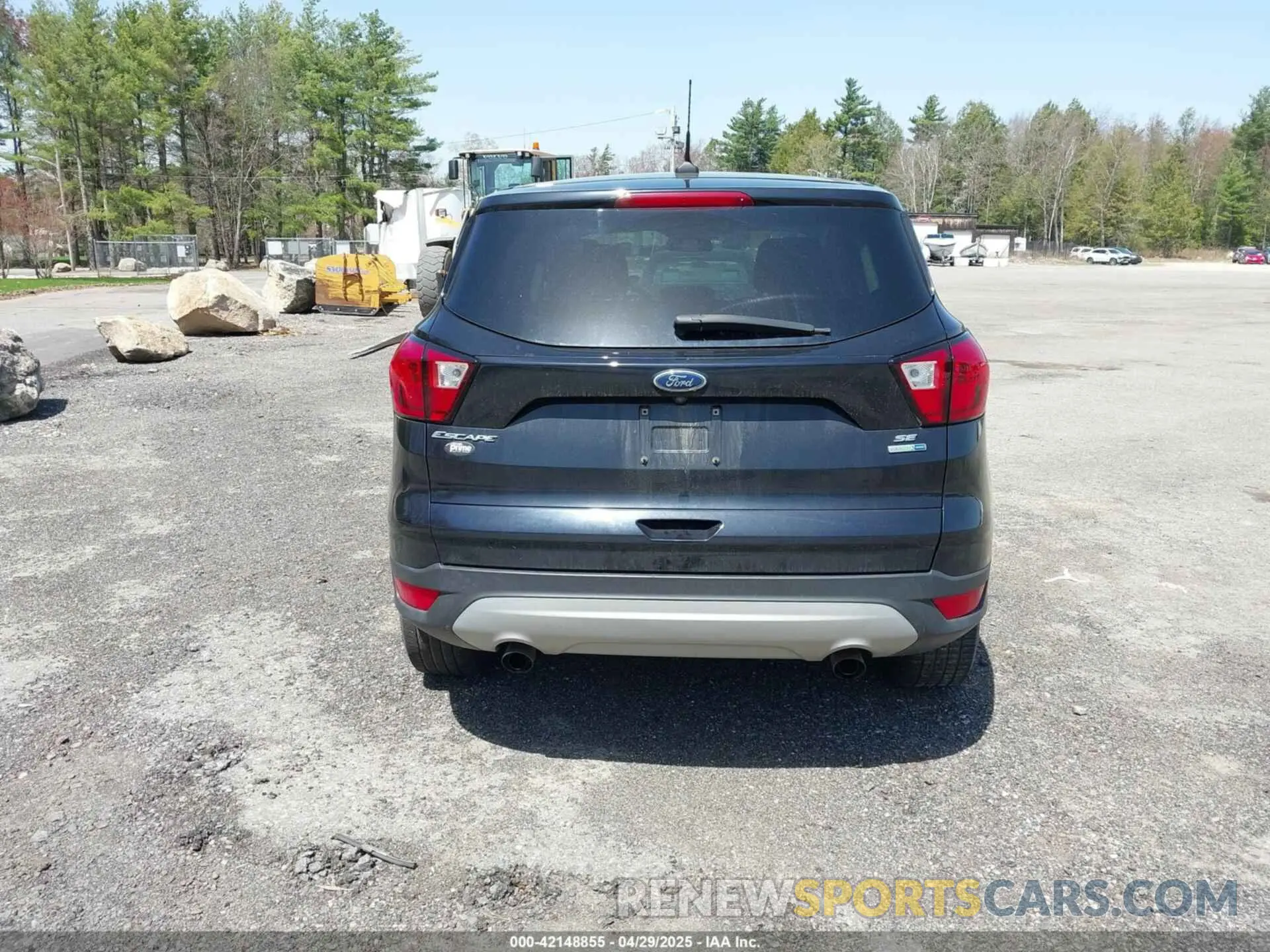 16 Photograph of a damaged car 1FMCU9GD4KUA83745 FORD ESCAPE 2019