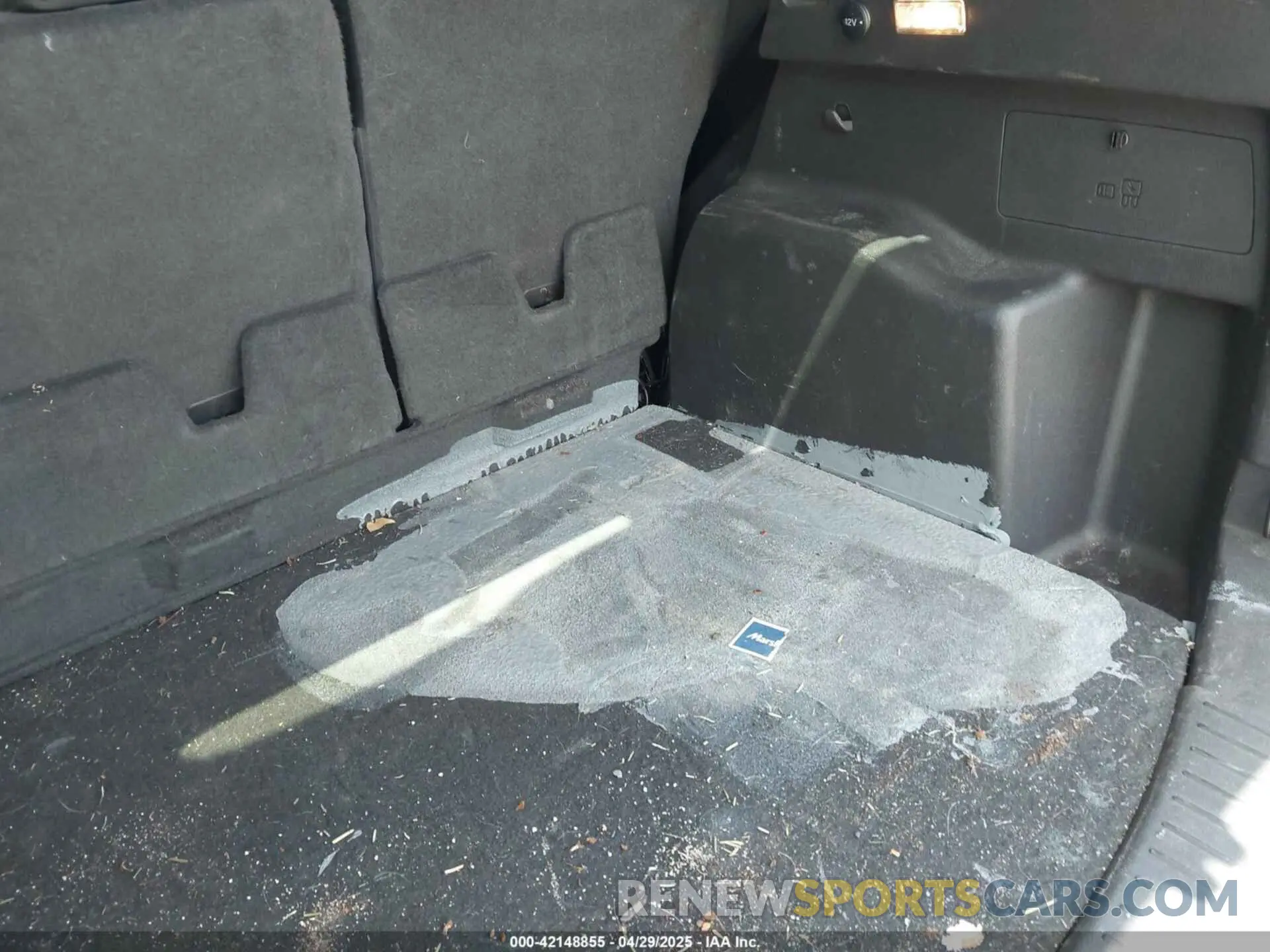 6 Photograph of a damaged car 1FMCU9GD4KUA83745 FORD ESCAPE 2019