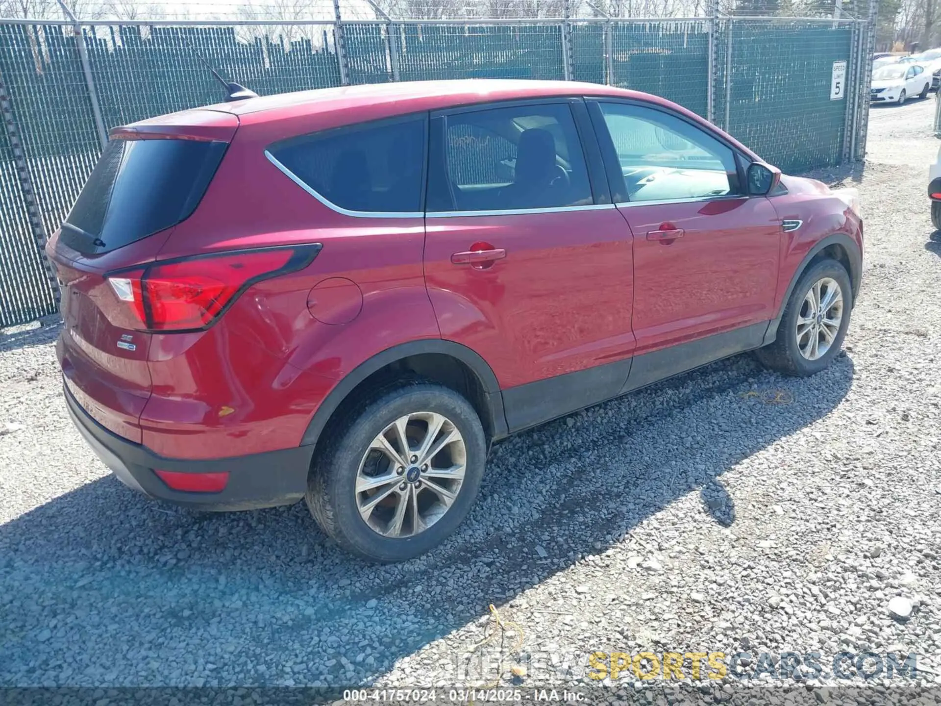 4 Photograph of a damaged car 1FMCU9GD4KUA96012 FORD ESCAPE 2019