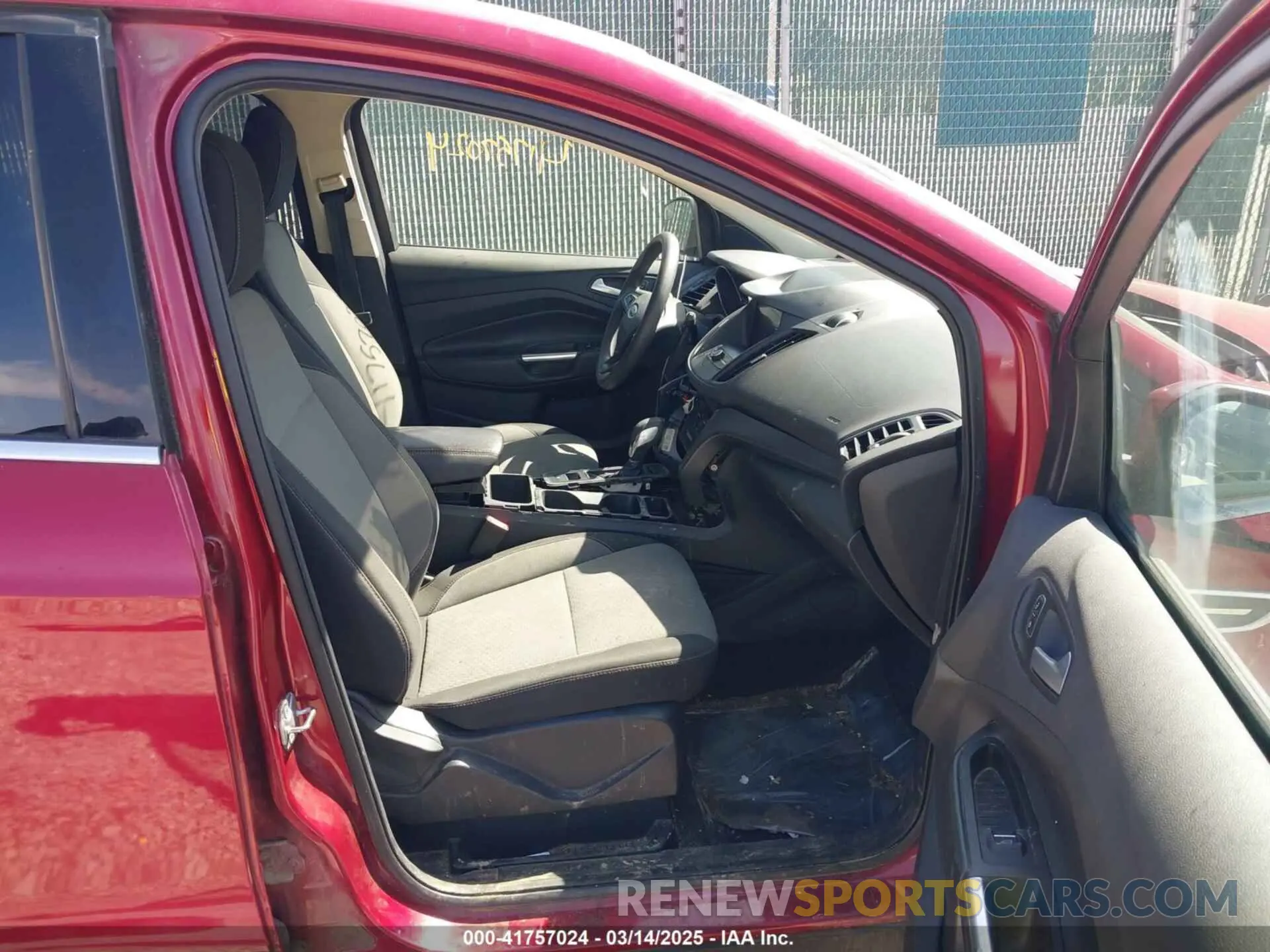 5 Photograph of a damaged car 1FMCU9GD4KUA96012 FORD ESCAPE 2019