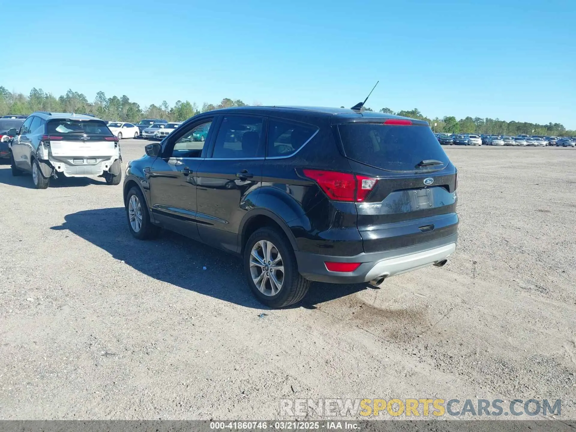 3 Photograph of a damaged car 1FMCU9GD4KUA96902 FORD ESCAPE 2019