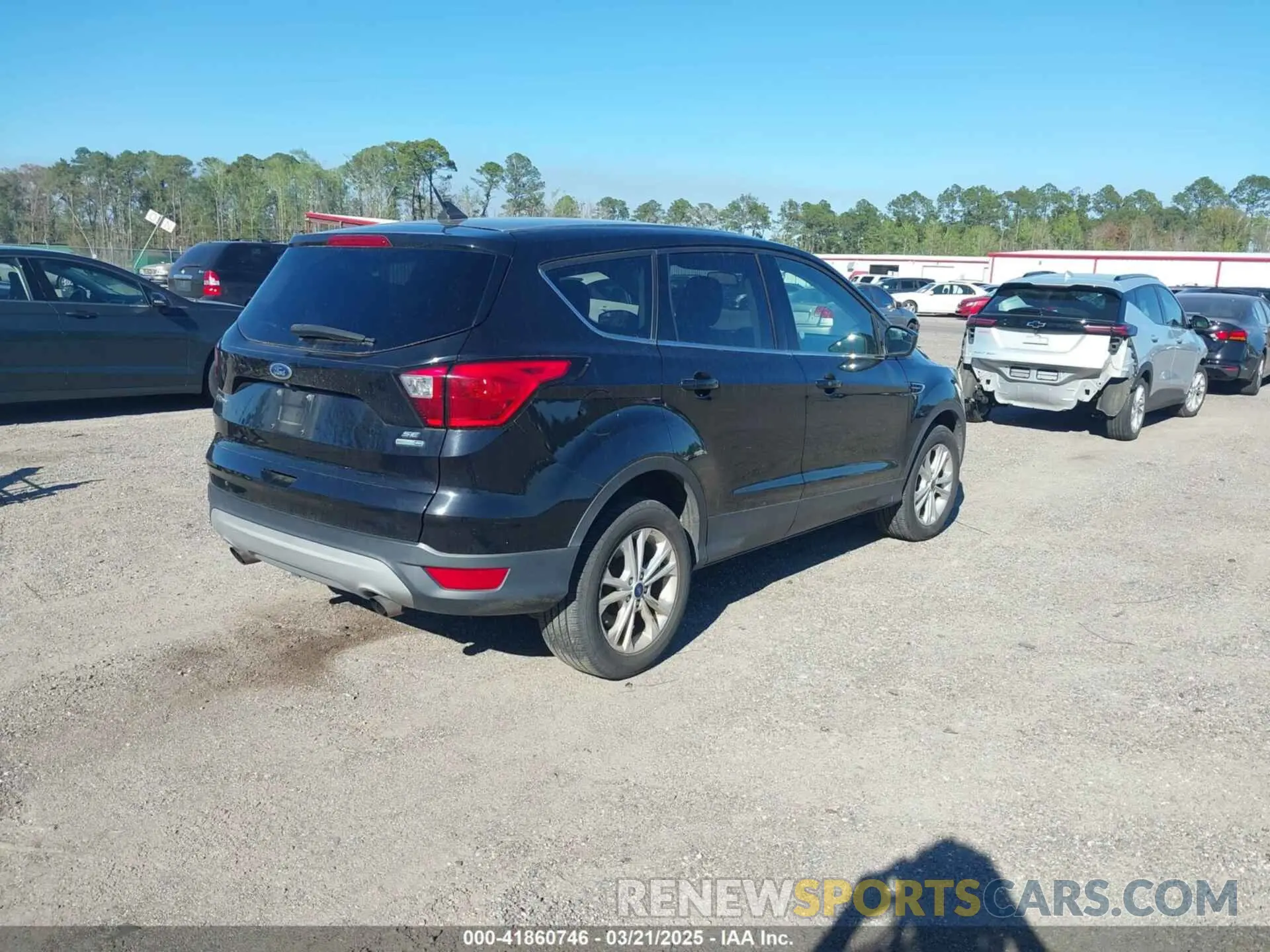 4 Photograph of a damaged car 1FMCU9GD4KUA96902 FORD ESCAPE 2019
