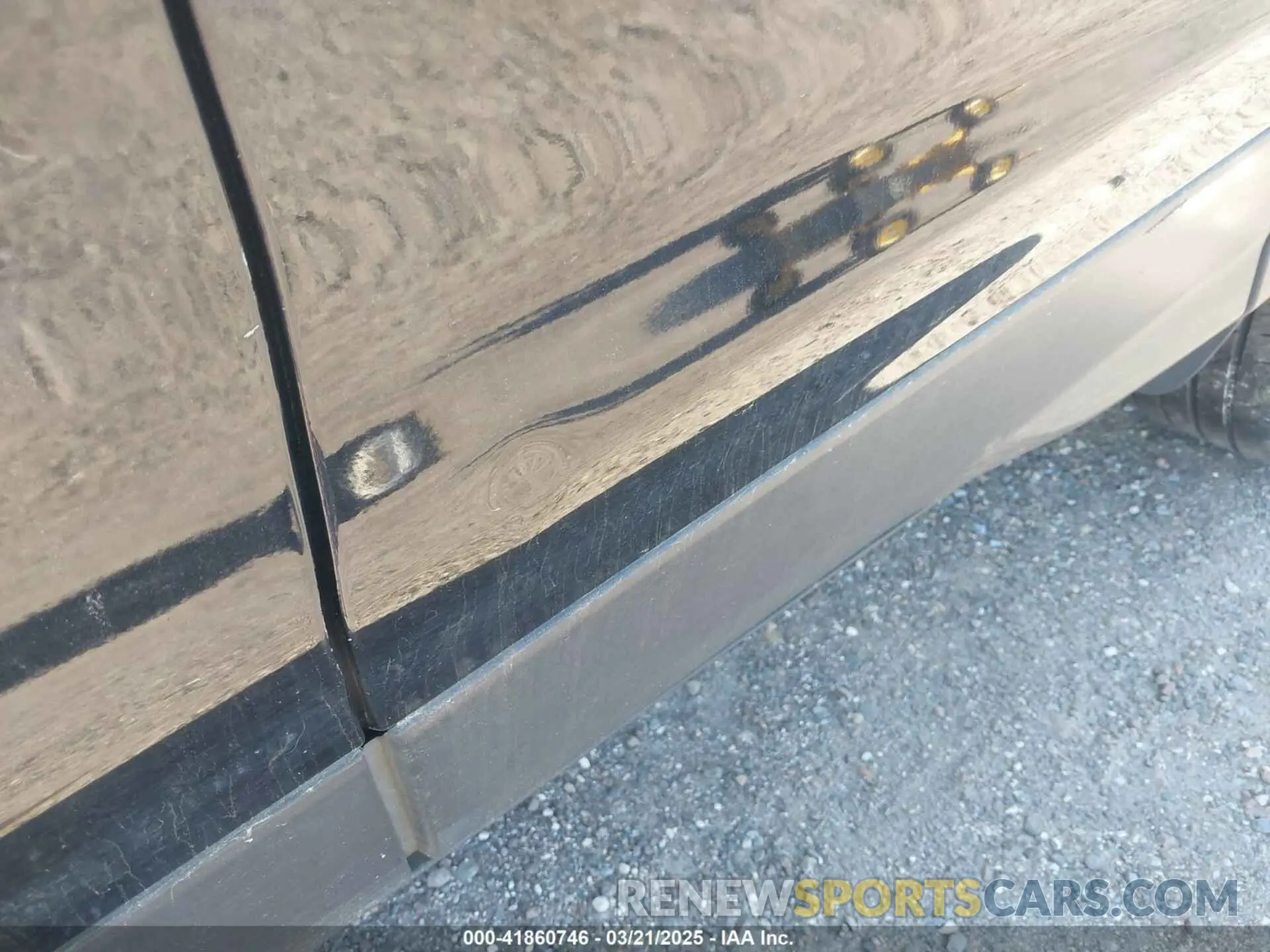 6 Photograph of a damaged car 1FMCU9GD4KUA96902 FORD ESCAPE 2019