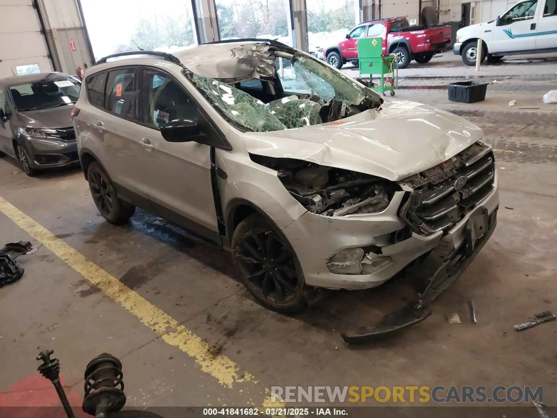 1 Photograph of a damaged car 1FMCU9GD4KUB06392 FORD ESCAPE 2019