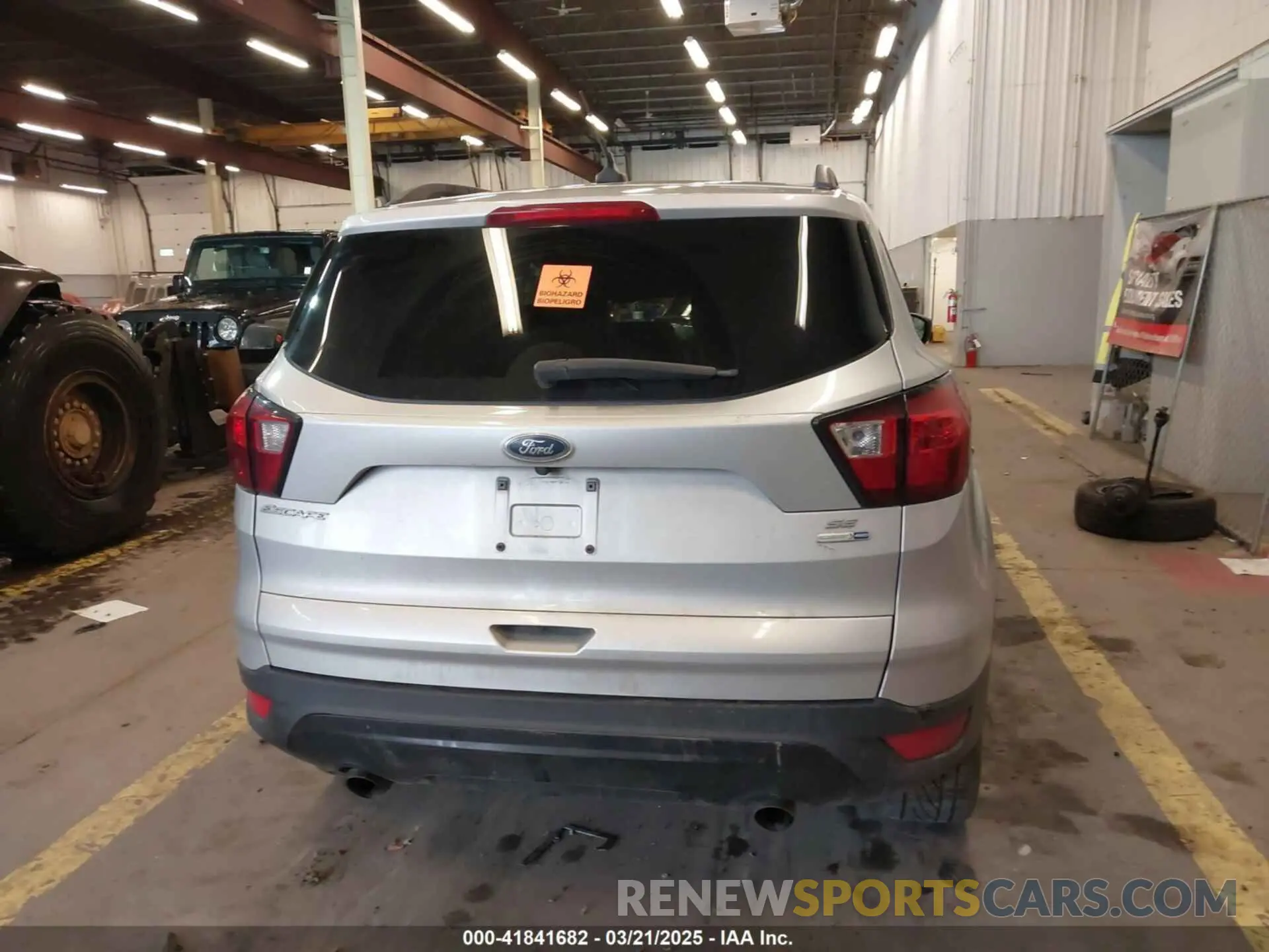 15 Photograph of a damaged car 1FMCU9GD4KUB06392 FORD ESCAPE 2019