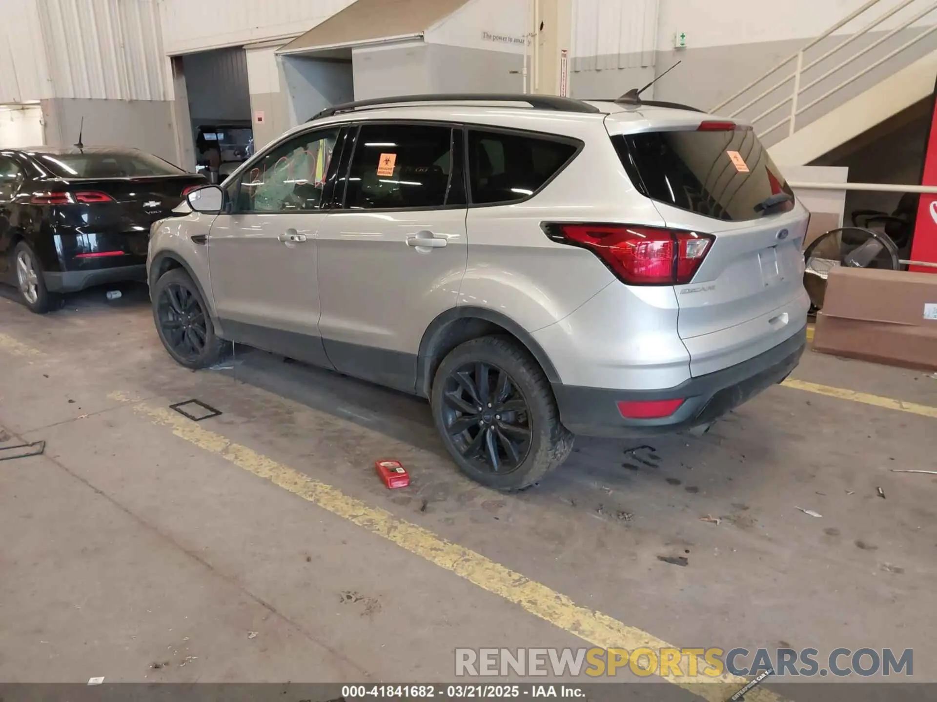 3 Photograph of a damaged car 1FMCU9GD4KUB06392 FORD ESCAPE 2019