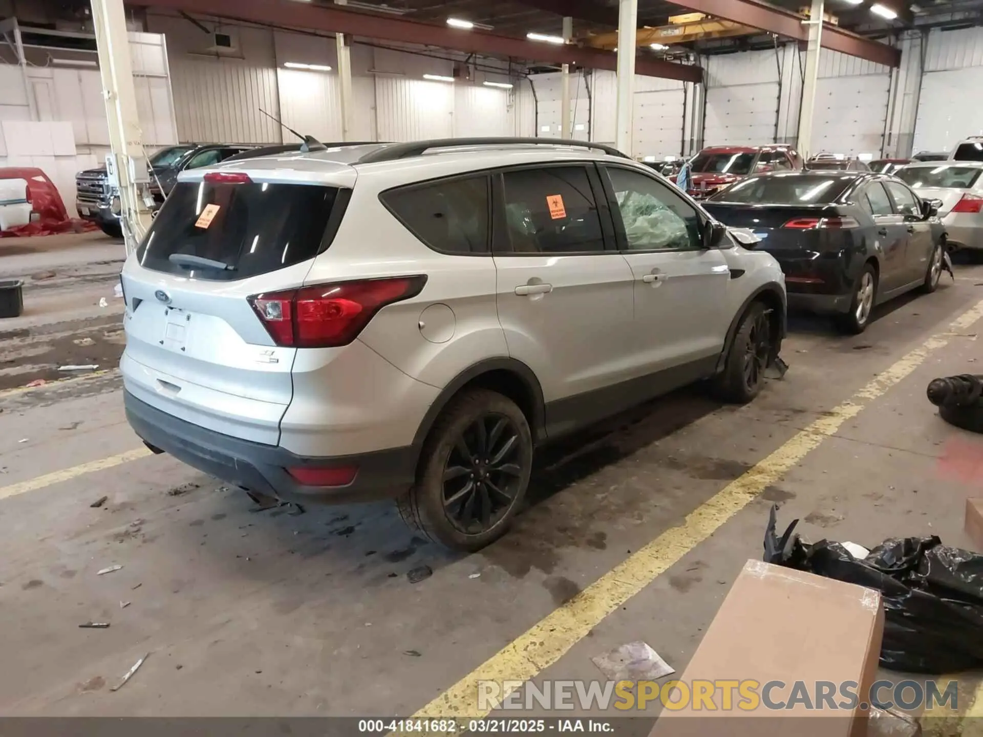 4 Photograph of a damaged car 1FMCU9GD4KUB06392 FORD ESCAPE 2019