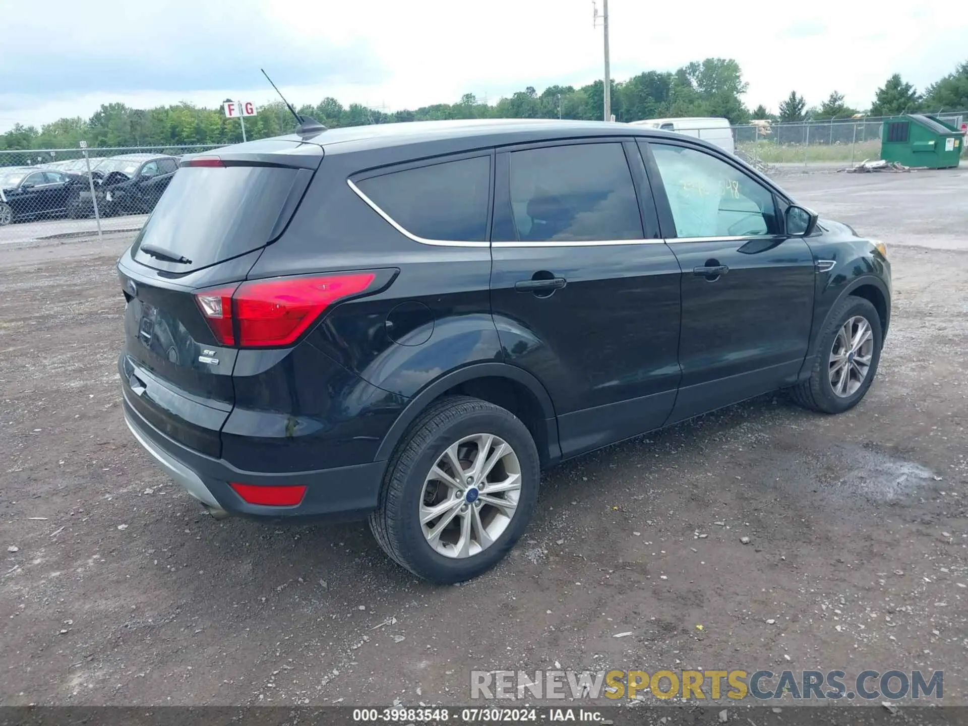 4 Photograph of a damaged car 1FMCU9GD4KUB22821 FORD ESCAPE 2019