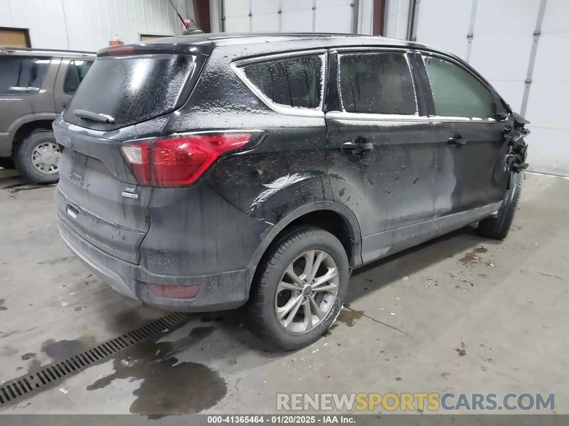4 Photograph of a damaged car 1FMCU9GD4KUB30837 FORD ESCAPE 2019