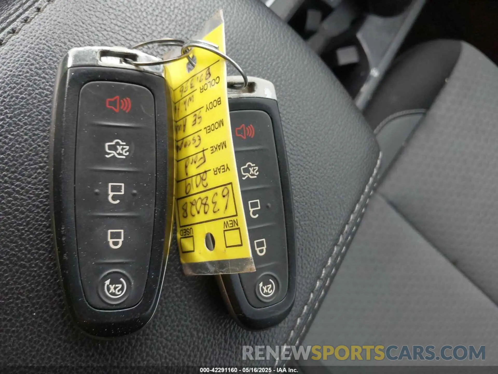 11 Photograph of a damaged car 1FMCU9GD4KUB31356 FORD ESCAPE 2019