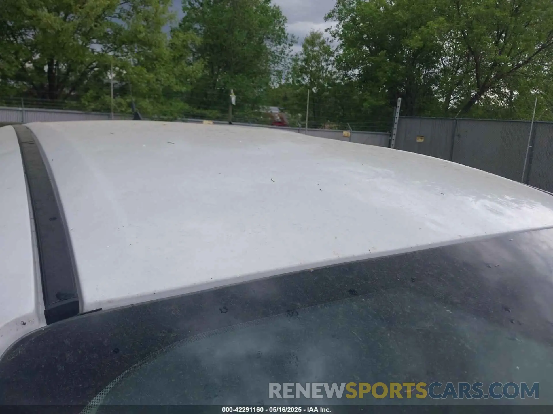 17 Photograph of a damaged car 1FMCU9GD4KUB31356 FORD ESCAPE 2019