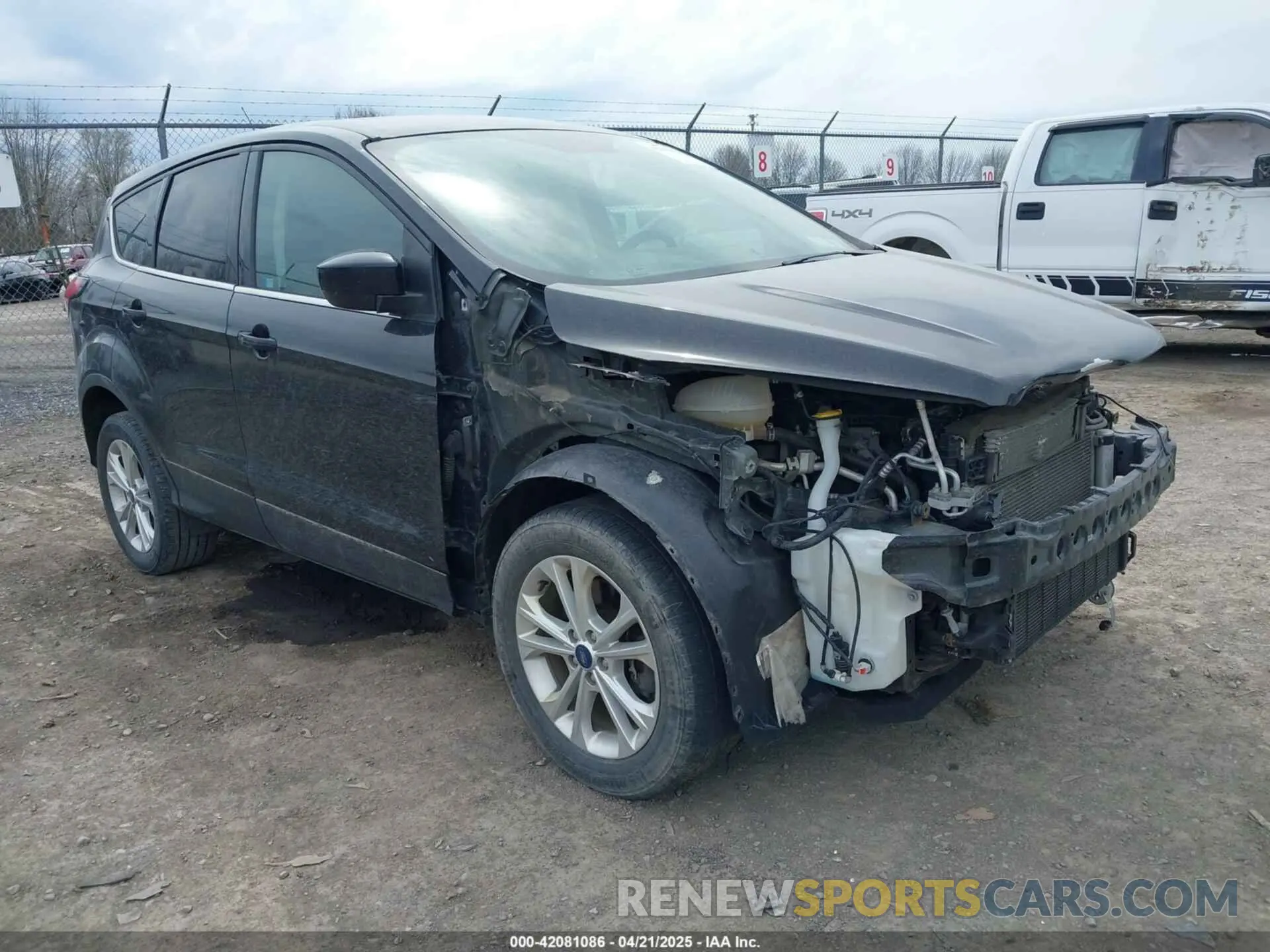 1 Photograph of a damaged car 1FMCU9GD4KUB44754 FORD ESCAPE 2019