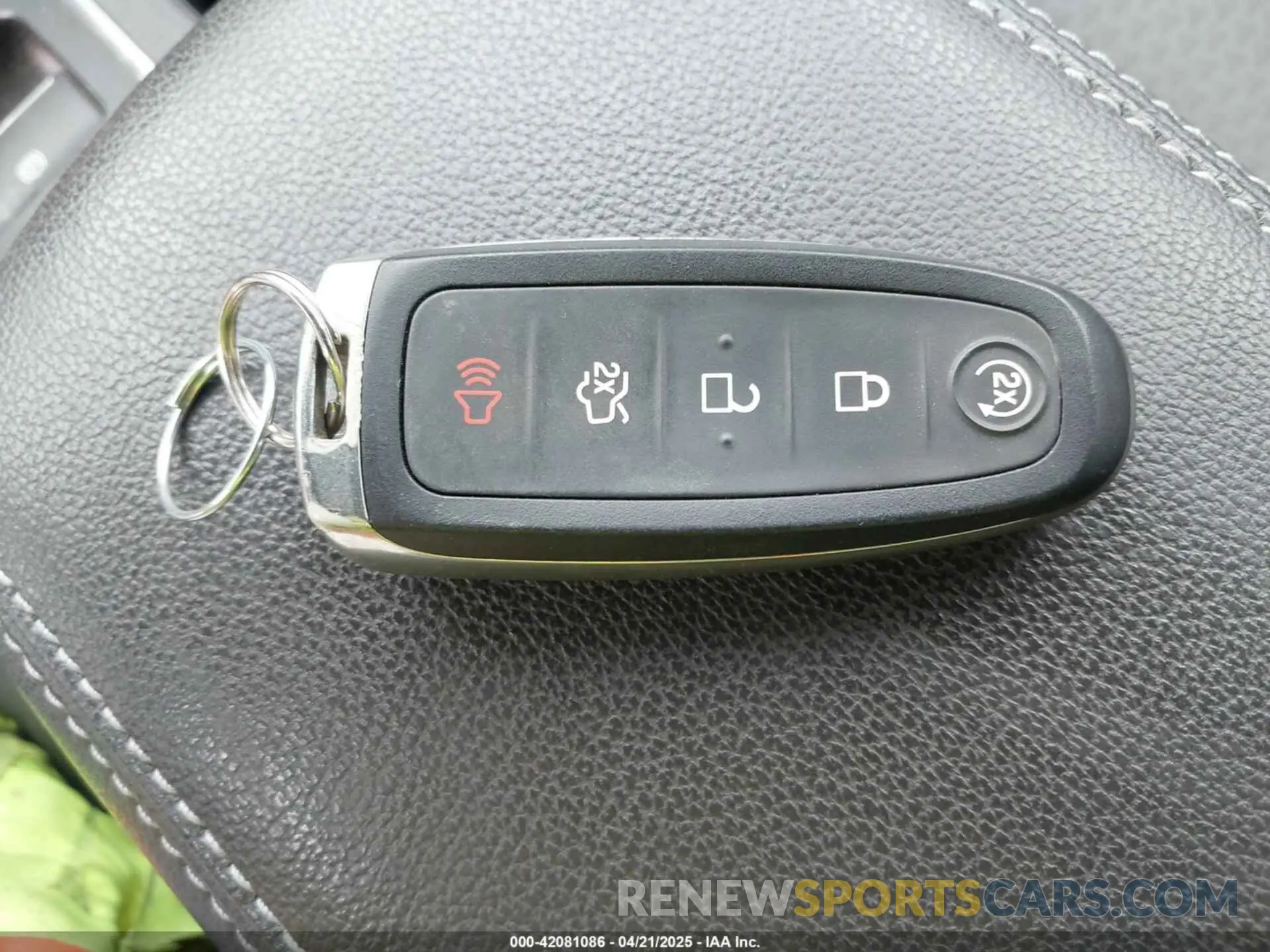 11 Photograph of a damaged car 1FMCU9GD4KUB44754 FORD ESCAPE 2019