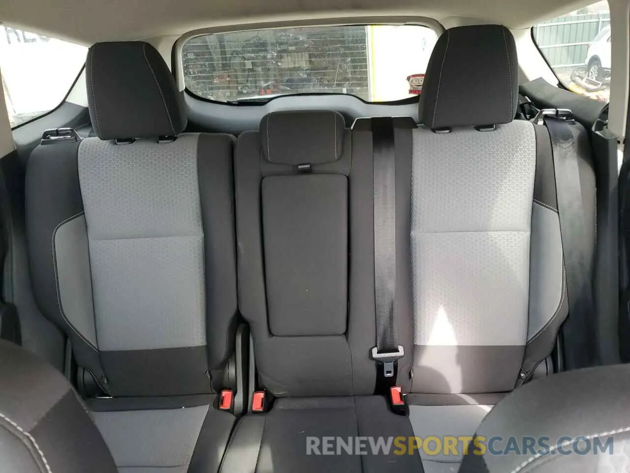 10 Photograph of a damaged car 1FMCU9GD4KUB44804 FORD ESCAPE 2019