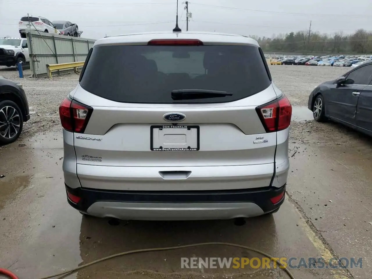 6 Photograph of a damaged car 1FMCU9GD4KUC07433 FORD ESCAPE 2019