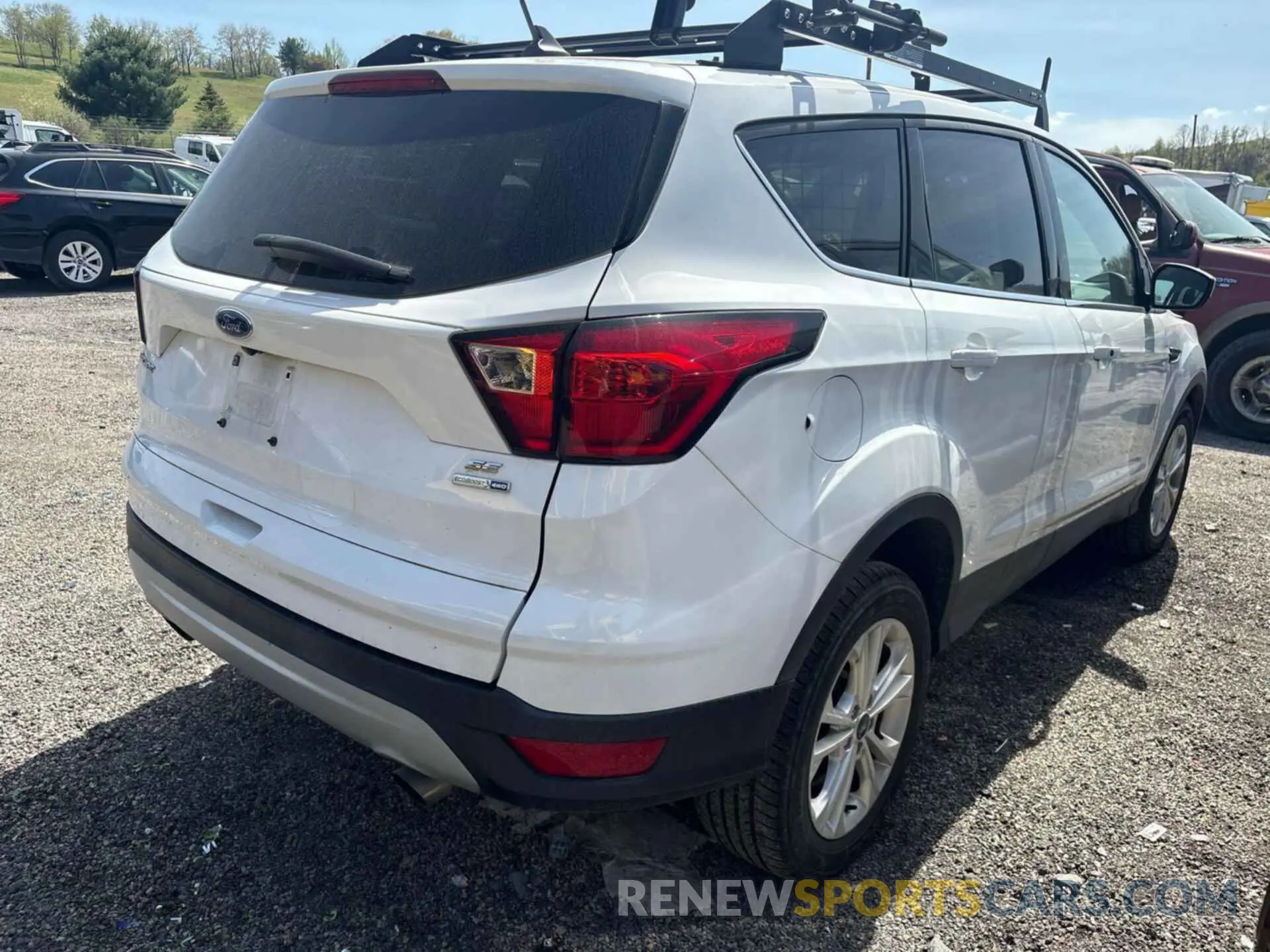 17 Photograph of a damaged car 1FMCU9GD4KUC37001 FORD ESCAPE 2019