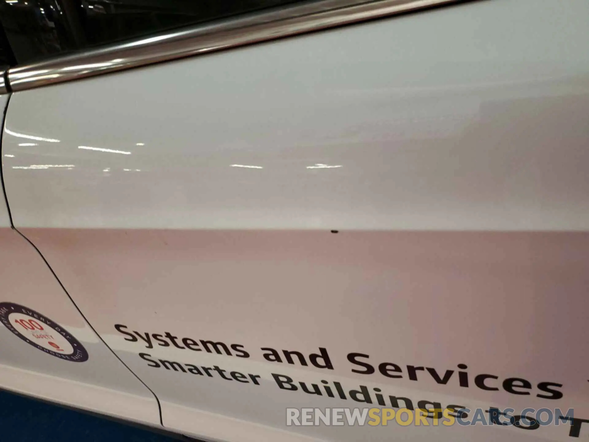 21 Photograph of a damaged car 1FMCU9GD4KUC37001 FORD ESCAPE 2019