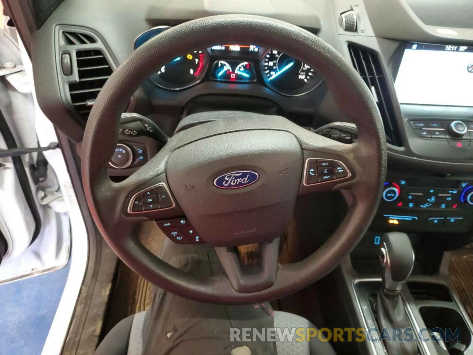 4 Photograph of a damaged car 1FMCU9GD4KUC37001 FORD ESCAPE 2019