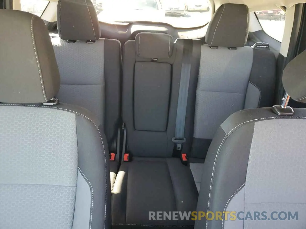 10 Photograph of a damaged car 1FMCU9GD5KUA12599 FORD ESCAPE 2019