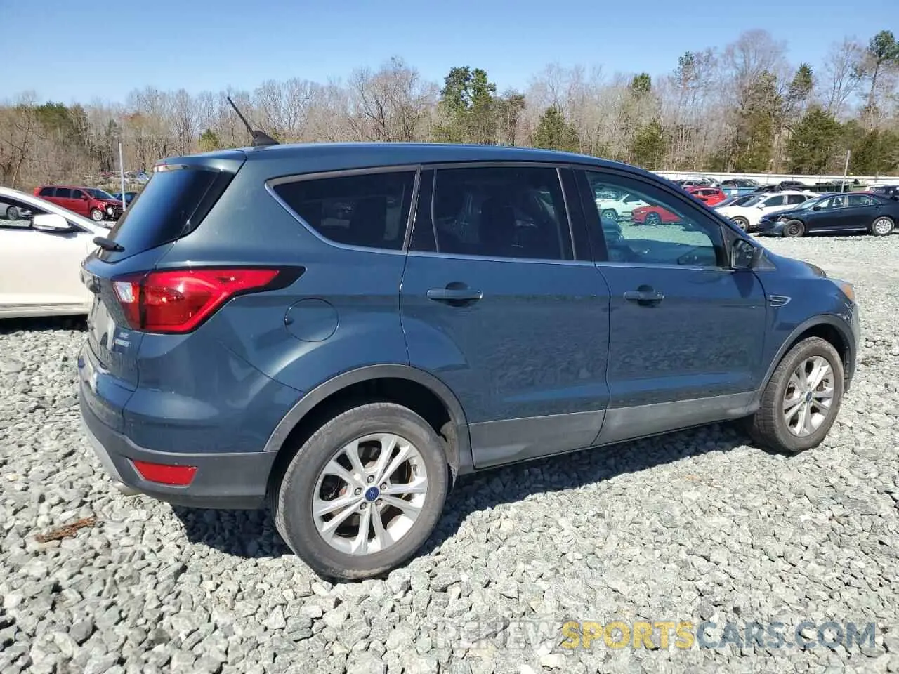 3 Photograph of a damaged car 1FMCU9GD5KUA12599 FORD ESCAPE 2019