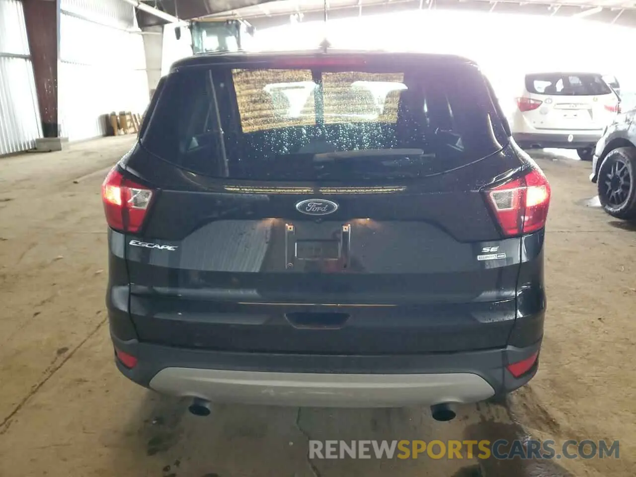 6 Photograph of a damaged car 1FMCU9GD5KUA14191 FORD ESCAPE 2019