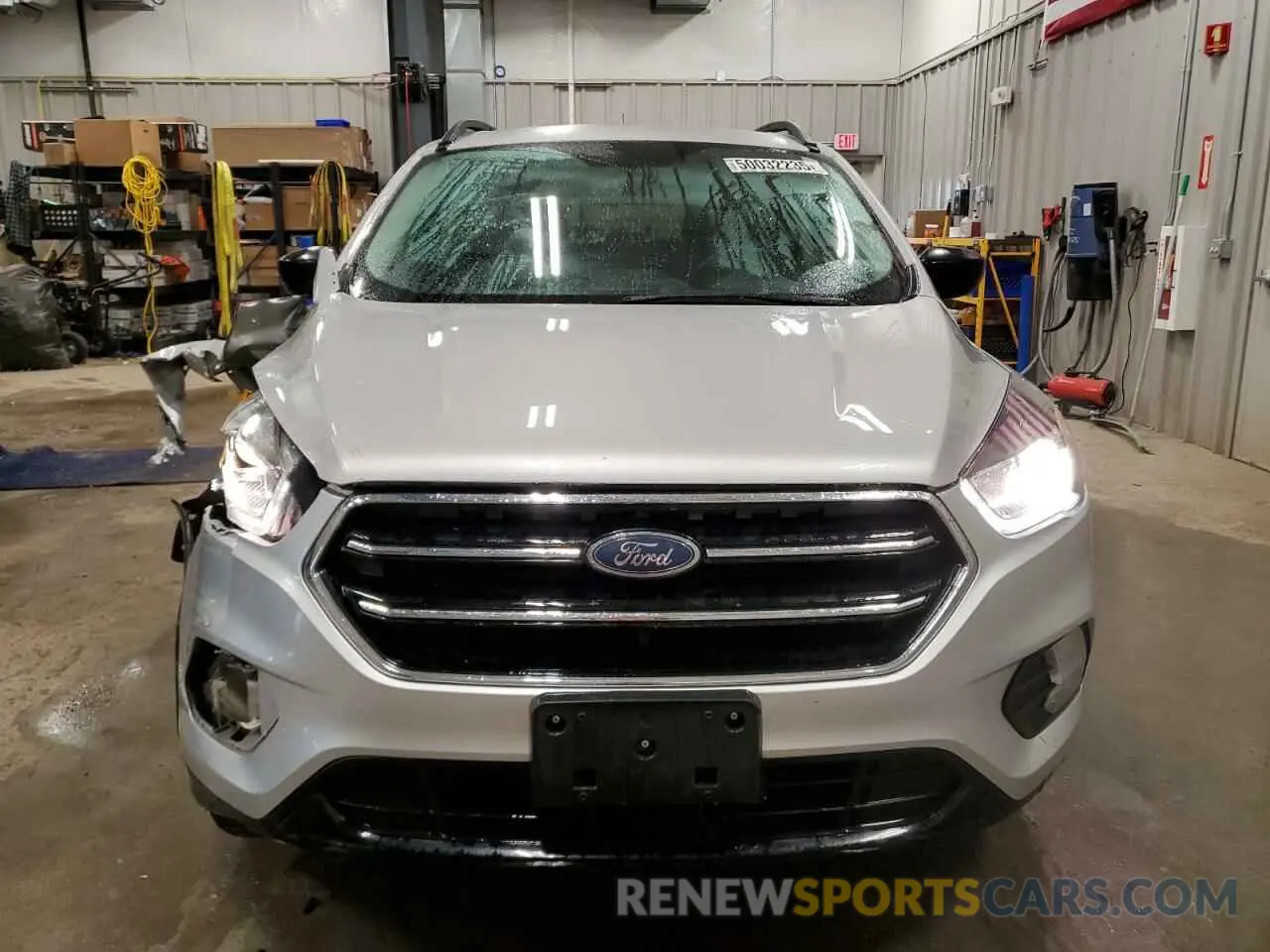 5 Photograph of a damaged car 1FMCU9GD5KUA21450 FORD ESCAPE 2019