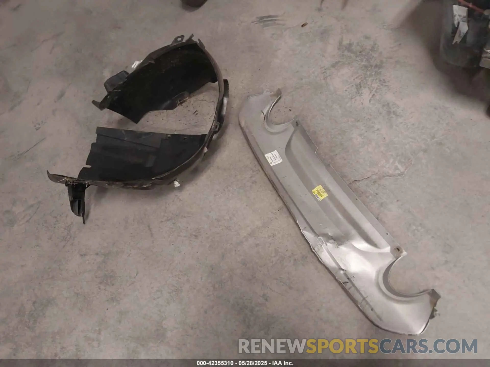 12 Photograph of a damaged car 1FMCU9GD5KUA23800 FORD ESCAPE 2019