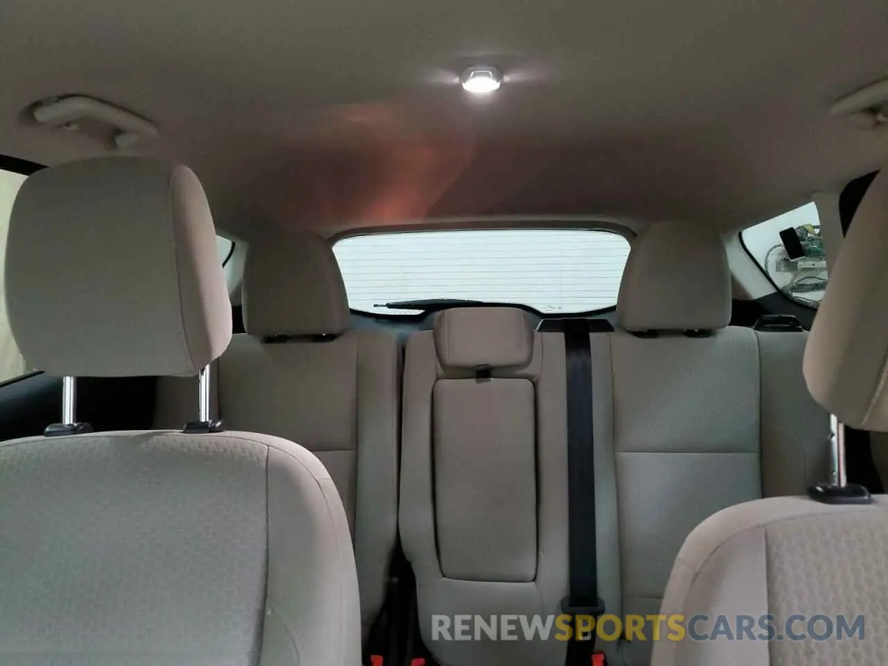 10 Photograph of a damaged car 1FMCU9GD5KUA46428 FORD ESCAPE 2019