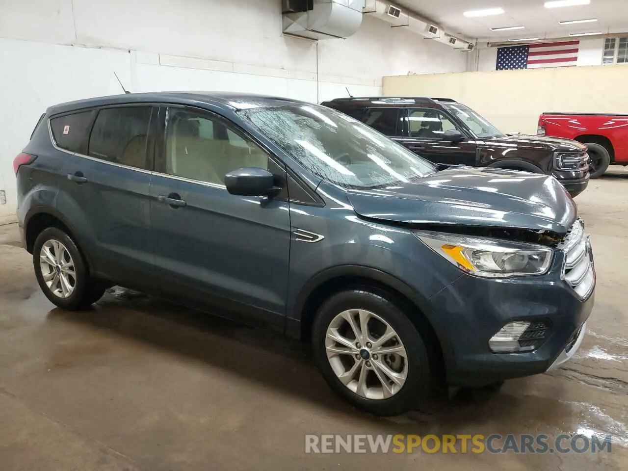 4 Photograph of a damaged car 1FMCU9GD5KUA46428 FORD ESCAPE 2019