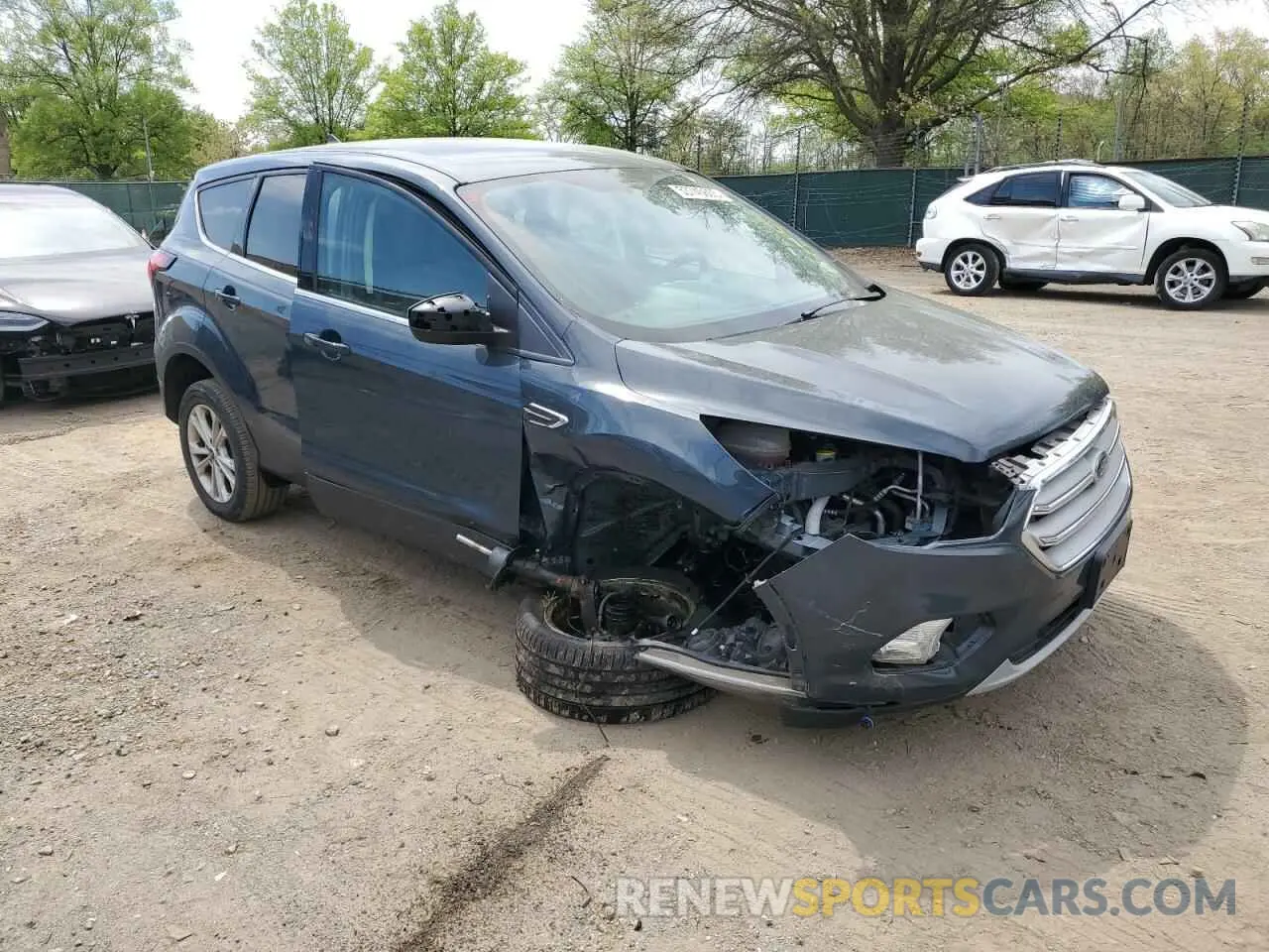 4 Photograph of a damaged car 1FMCU9GD5KUA65075 FORD ESCAPE 2019