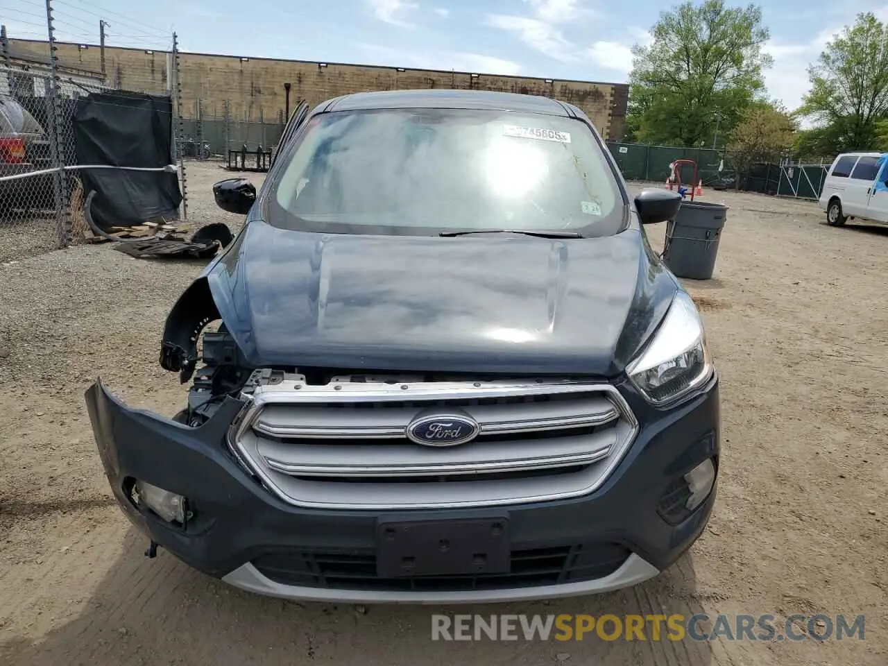 5 Photograph of a damaged car 1FMCU9GD5KUA65075 FORD ESCAPE 2019