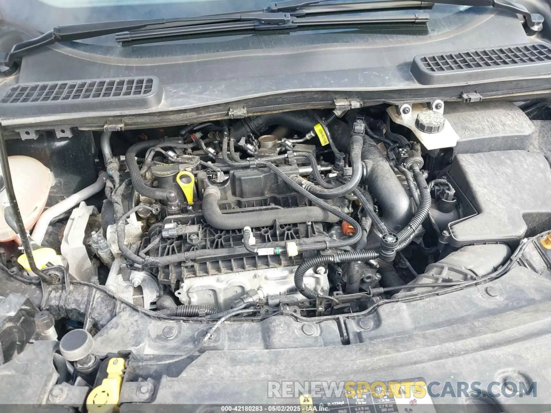 10 Photograph of a damaged car 1FMCU9GD5KUB25307 FORD ESCAPE 2019