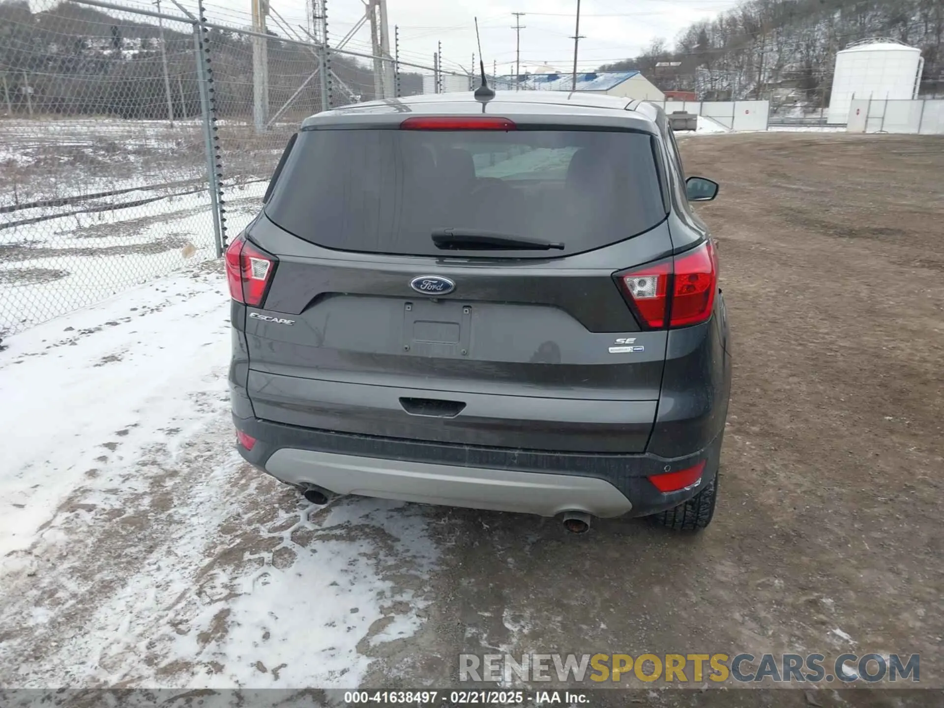 15 Photograph of a damaged car 1FMCU9GD5KUB38428 FORD ESCAPE 2019