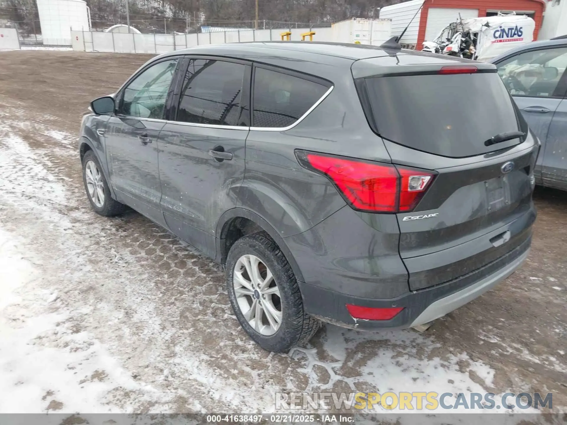 3 Photograph of a damaged car 1FMCU9GD5KUB38428 FORD ESCAPE 2019