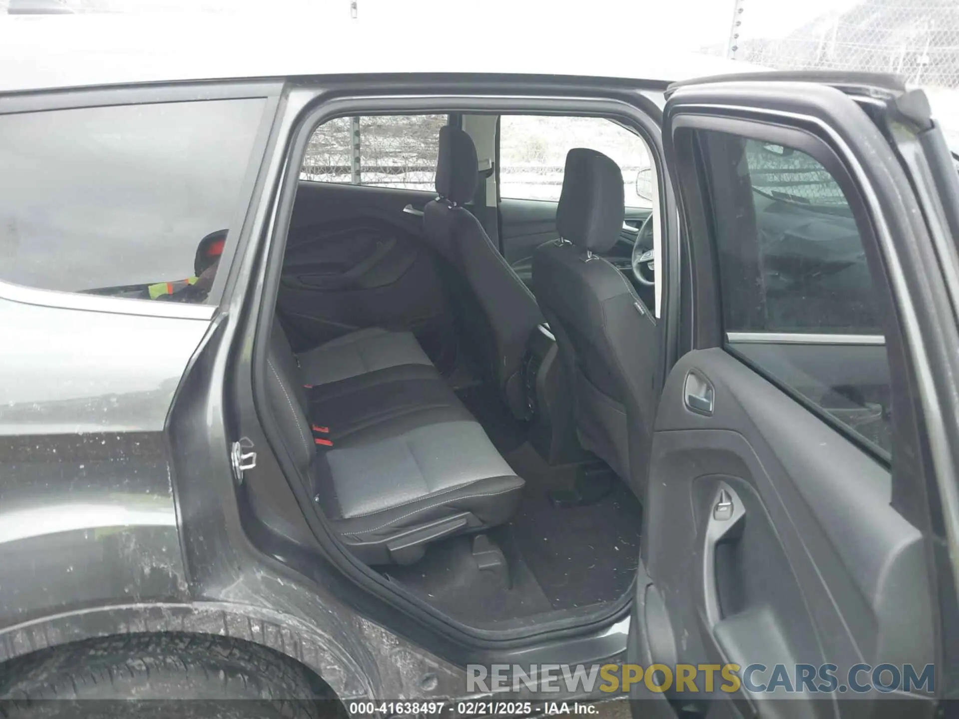 8 Photograph of a damaged car 1FMCU9GD5KUB38428 FORD ESCAPE 2019