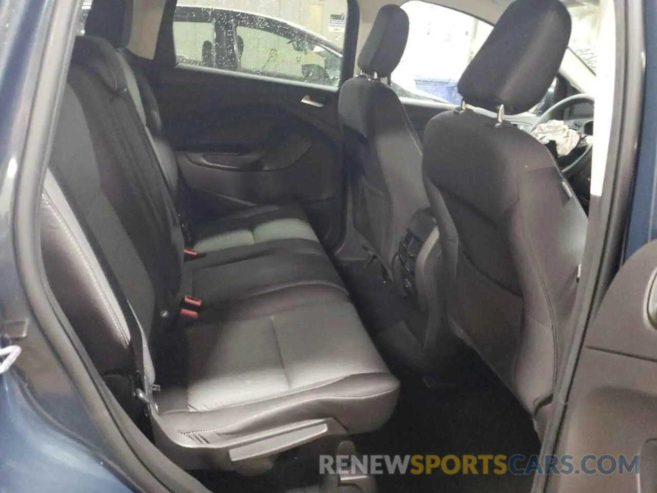 10 Photograph of a damaged car 1FMCU9GD5KUB74023 FORD ESCAPE 2019