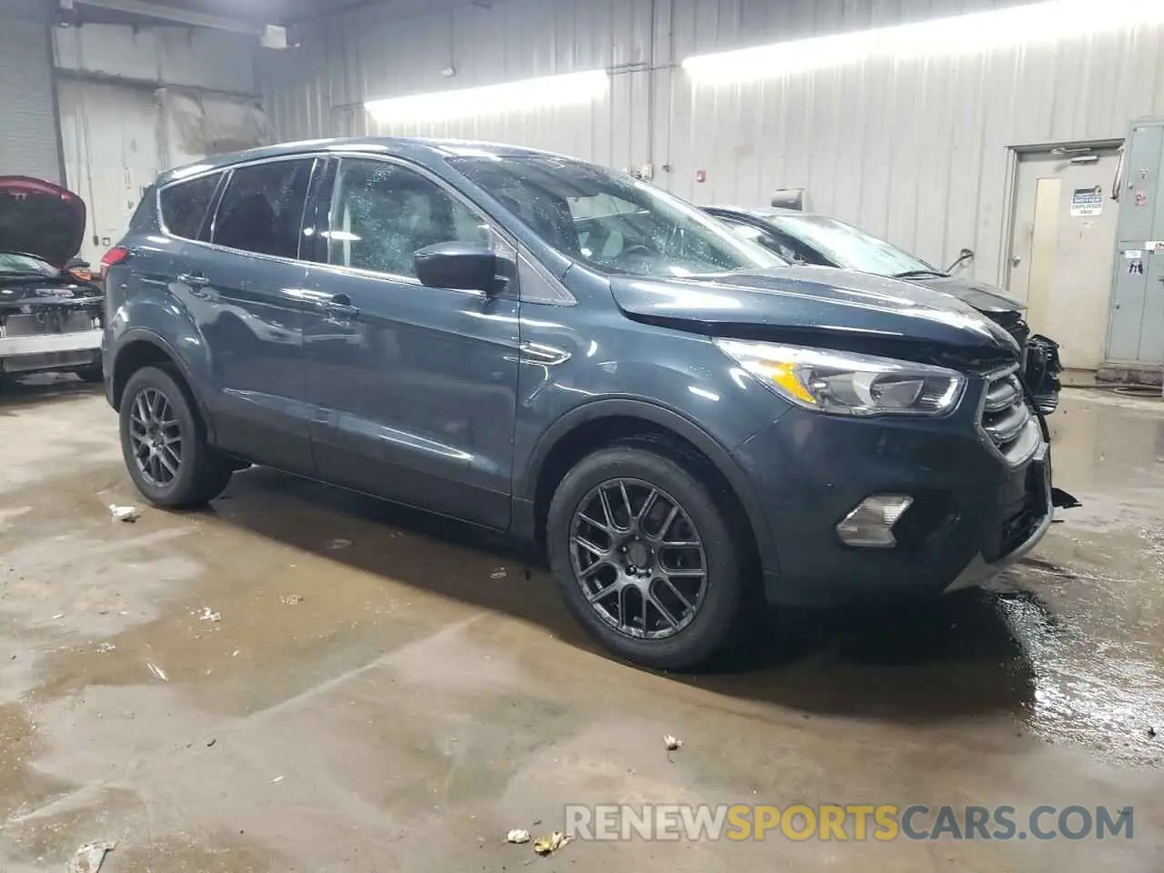 4 Photograph of a damaged car 1FMCU9GD5KUB74023 FORD ESCAPE 2019