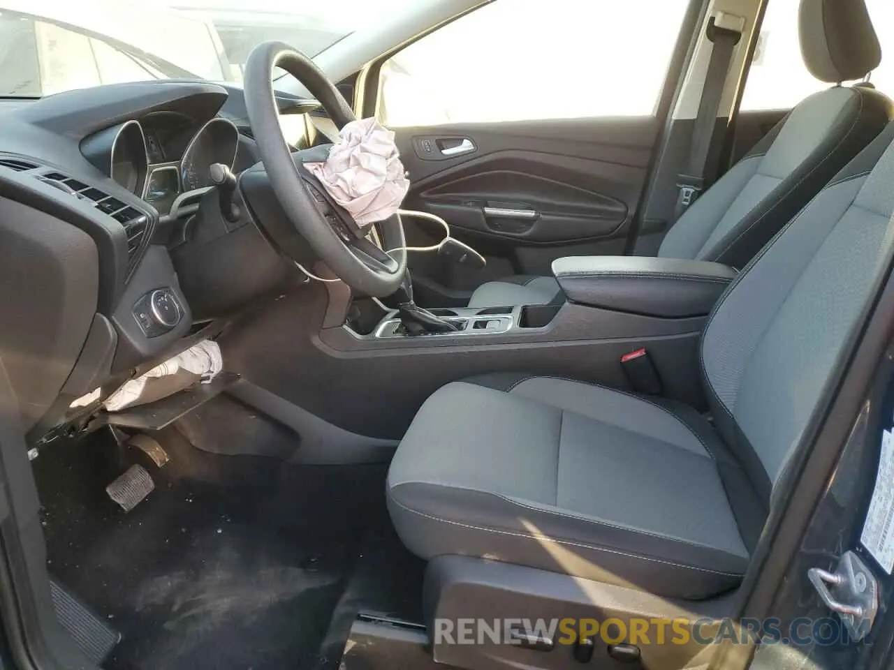 7 Photograph of a damaged car 1FMCU9GD5KUB74023 FORD ESCAPE 2019