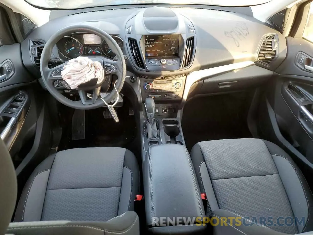 8 Photograph of a damaged car 1FMCU9GD5KUB74023 FORD ESCAPE 2019