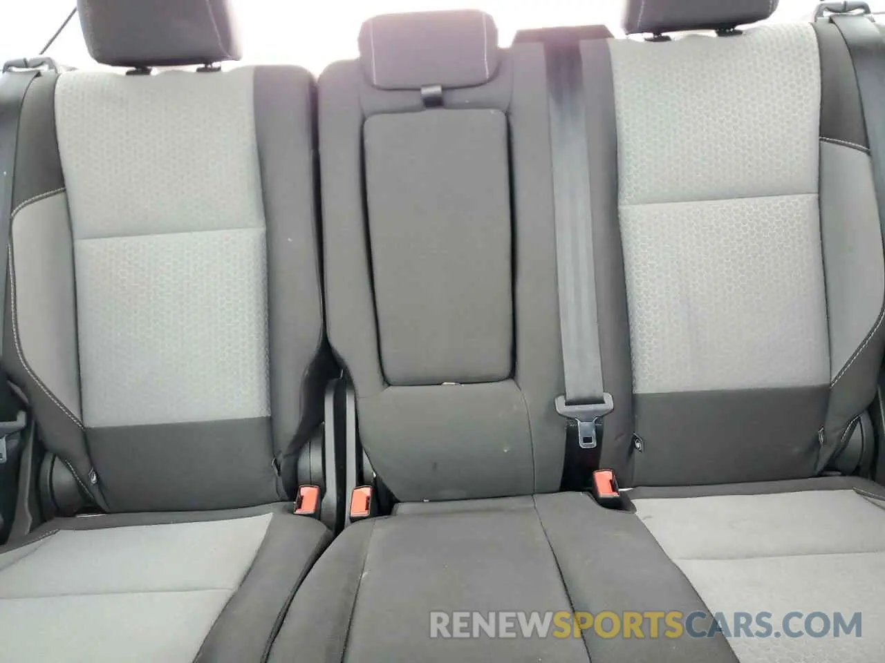 10 Photograph of a damaged car 1FMCU9GD5KUB78542 FORD ESCAPE 2019