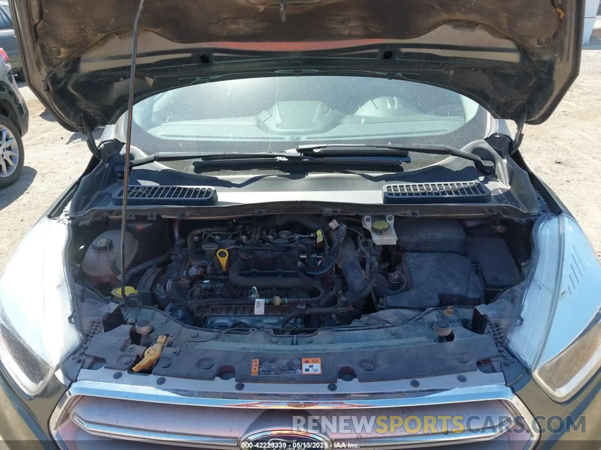 10 Photograph of a damaged car 1FMCU9GD5KUC09711 FORD ESCAPE 2019