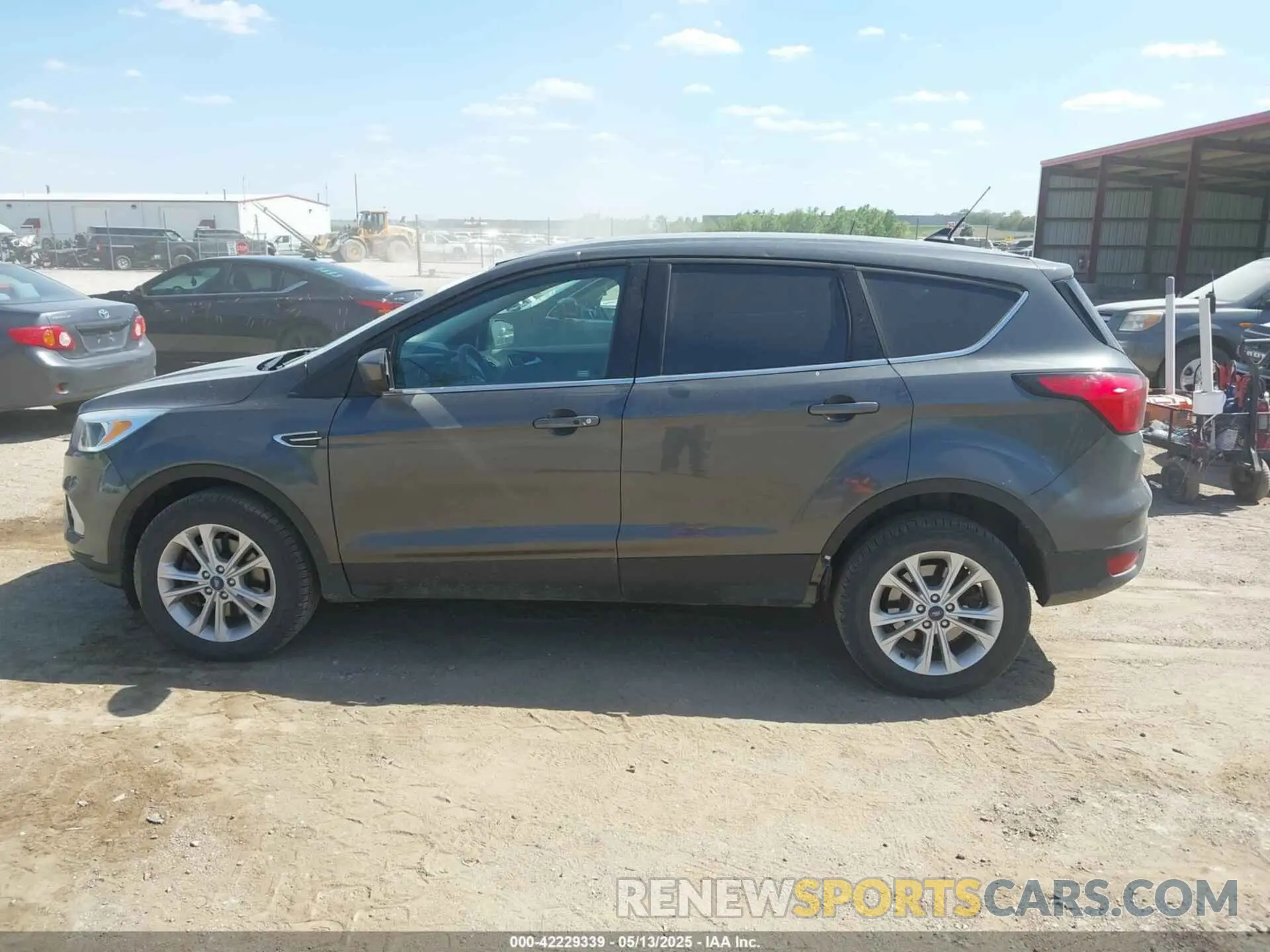 15 Photograph of a damaged car 1FMCU9GD5KUC09711 FORD ESCAPE 2019