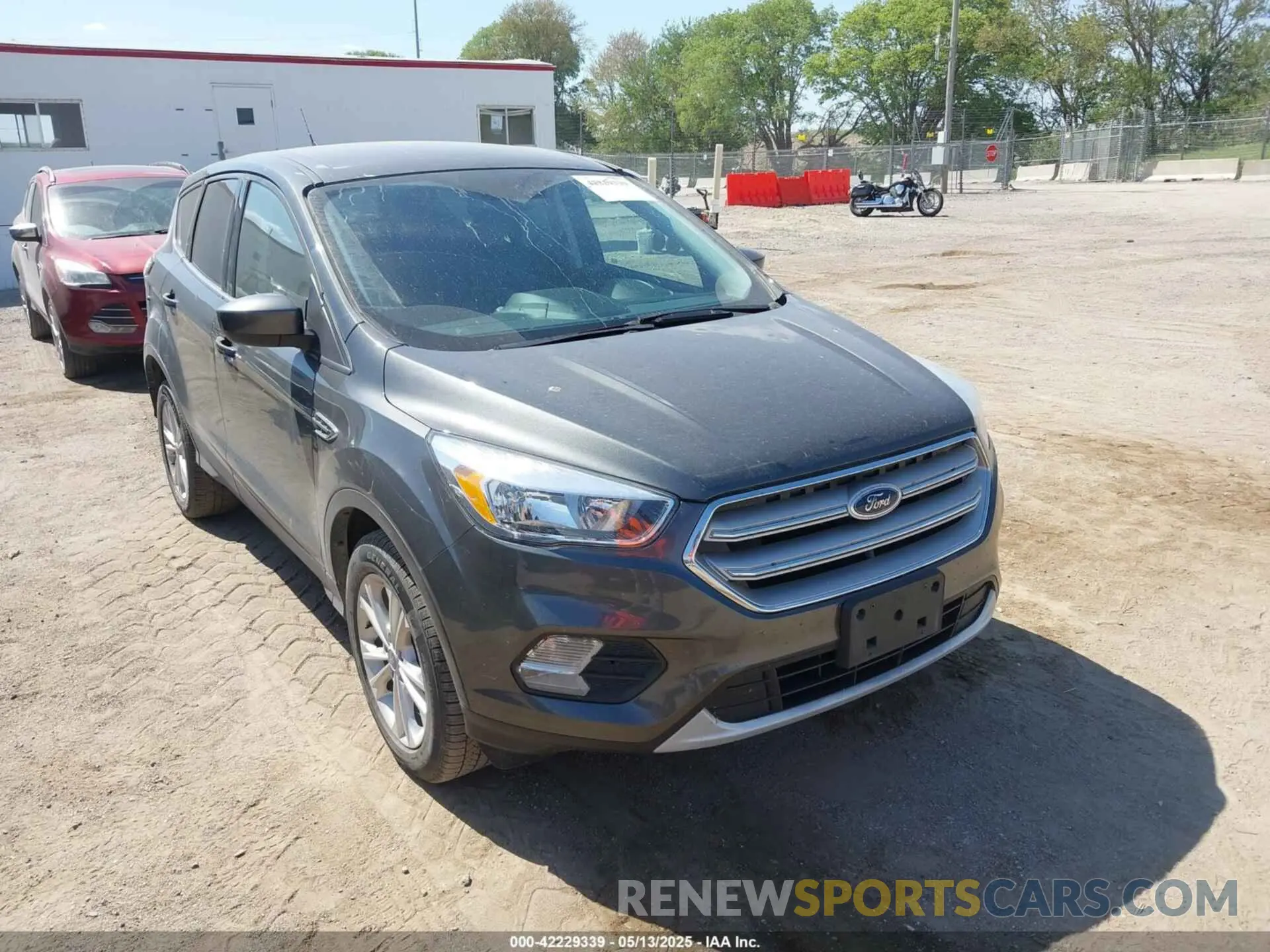 6 Photograph of a damaged car 1FMCU9GD5KUC09711 FORD ESCAPE 2019