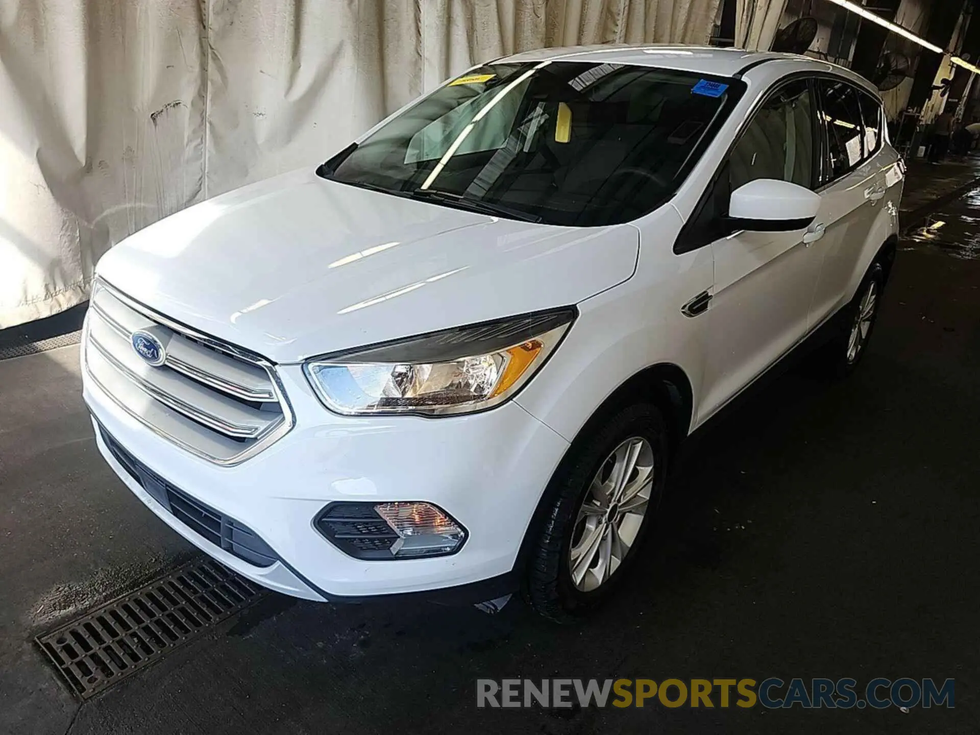 28 Photograph of a damaged car 1FMCU9GD5KUC37024 FORD ESCAPE 2019
