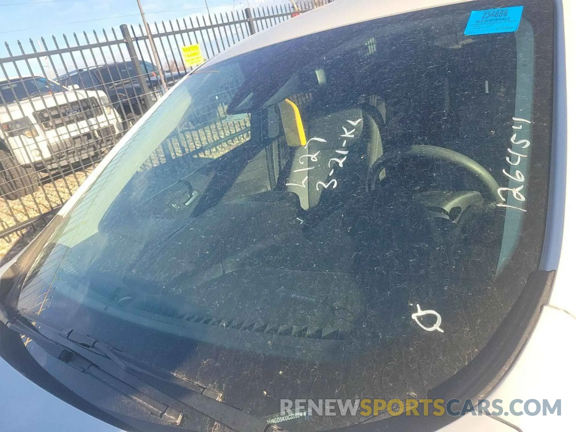 31 Photograph of a damaged car 1FMCU9GD5KUC37024 FORD ESCAPE 2019