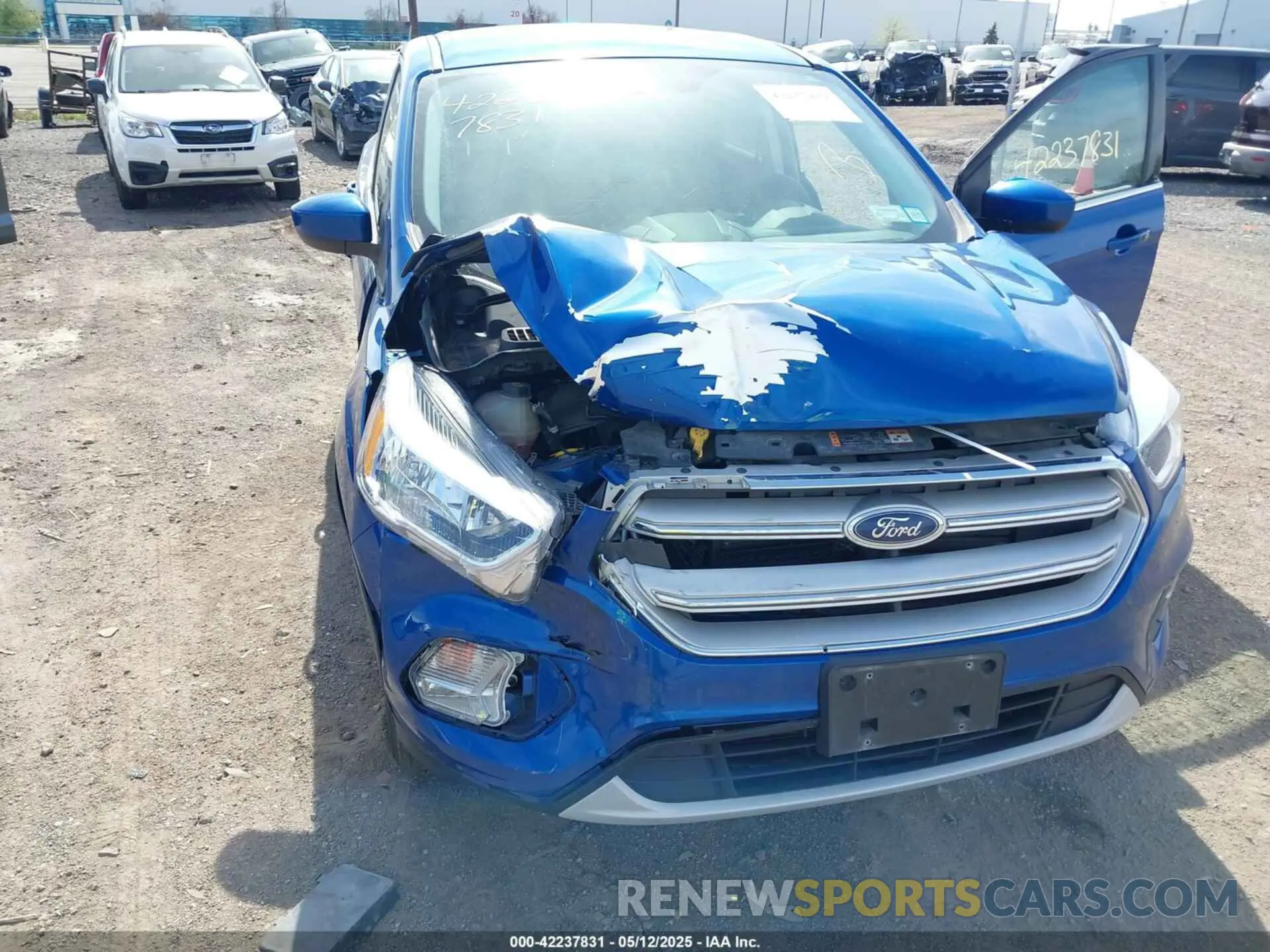 6 Photograph of a damaged car 1FMCU9GD5KUC48900 FORD ESCAPE 2019