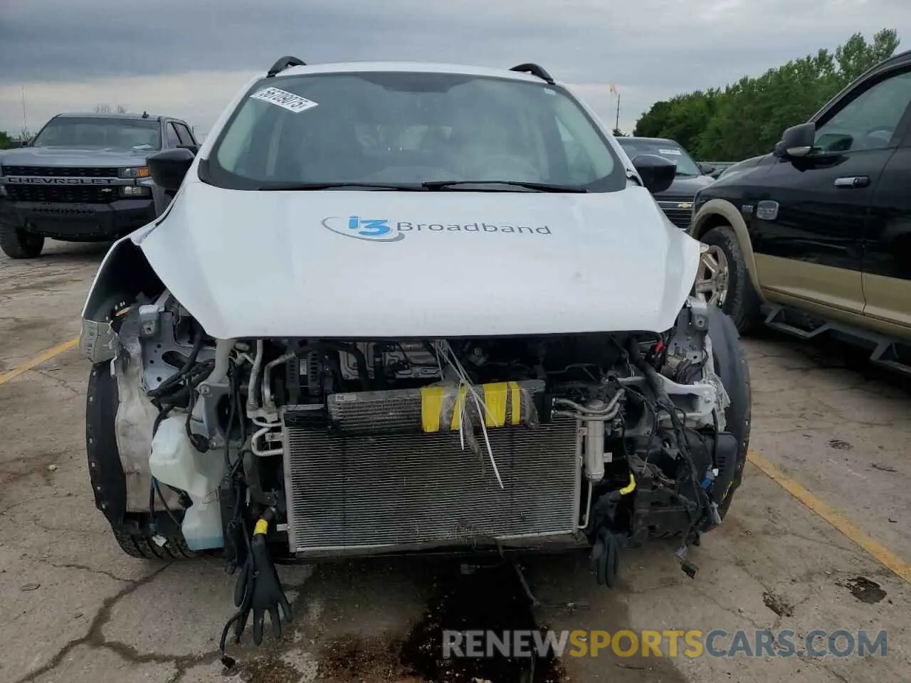 5 Photograph of a damaged car 1FMCU9GD6KUA13308 FORD ESCAPE 2019