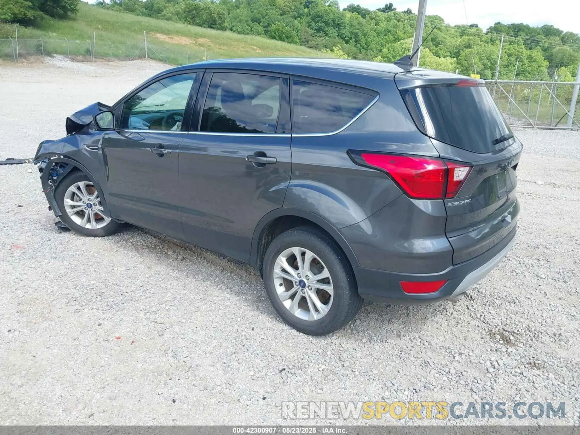3 Photograph of a damaged car 1FMCU9GD6KUA32411 FORD ESCAPE 2019