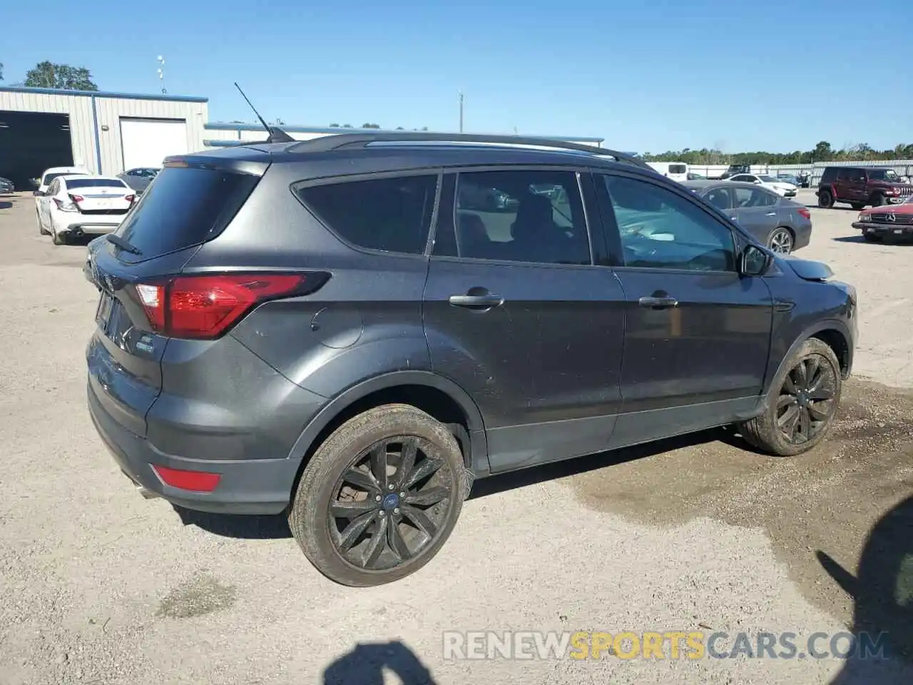 3 Photograph of a damaged car 1FMCU9GD6KUA37835 FORD ESCAPE 2019