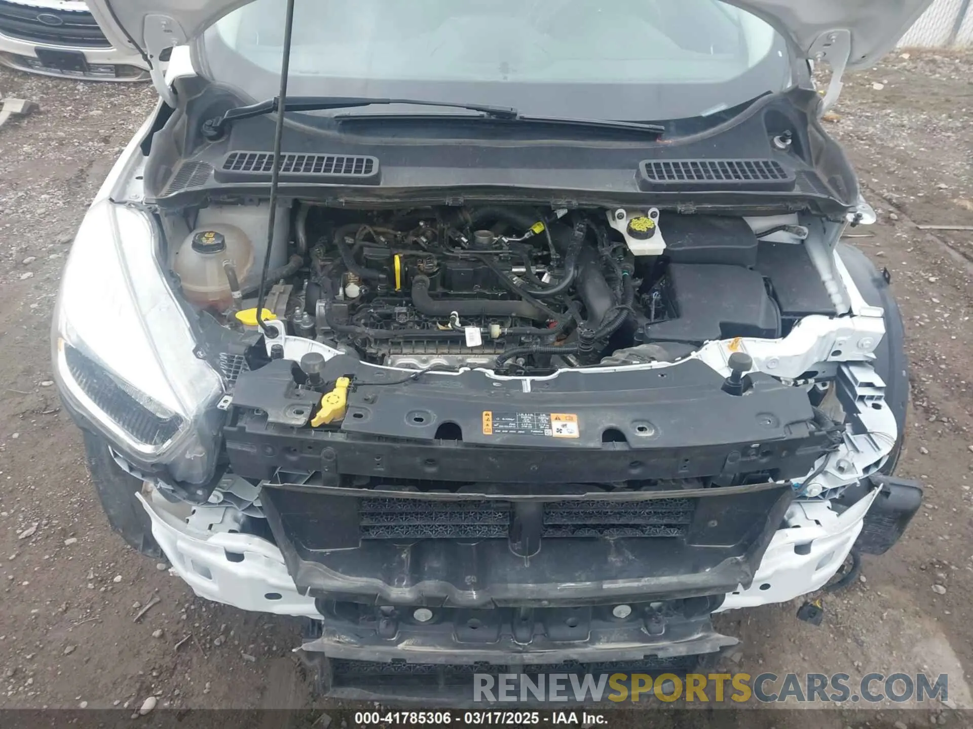 10 Photograph of a damaged car 1FMCU9GD6KUA41674 FORD ESCAPE 2019
